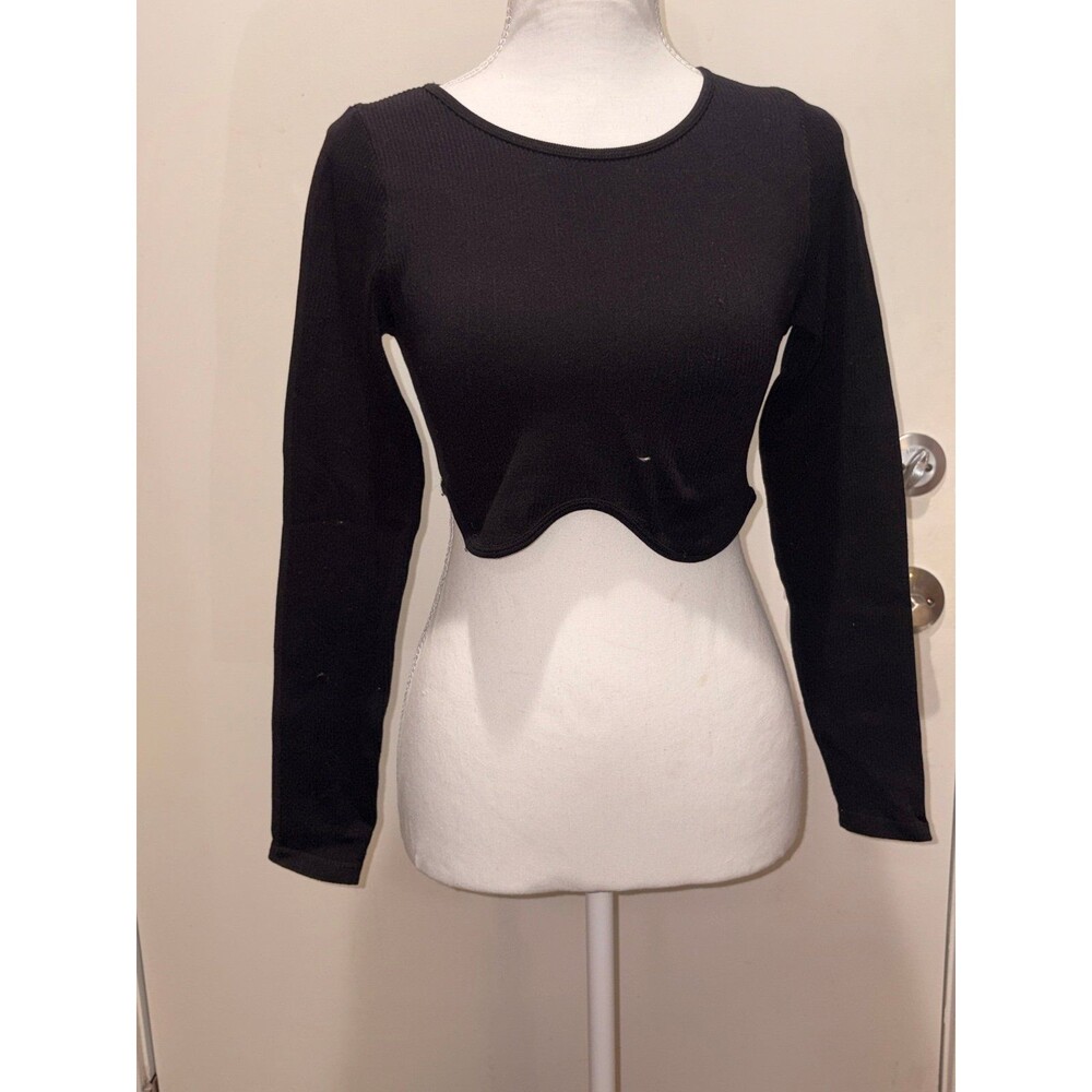 Zara black long sleeve crop top XS. Good quality and condition.
